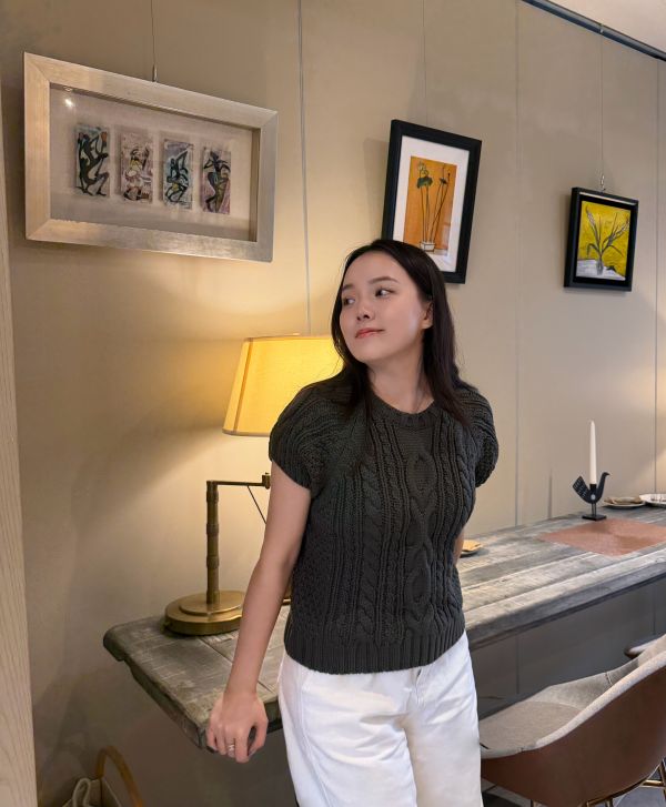 麻花編織短袖毛衣 