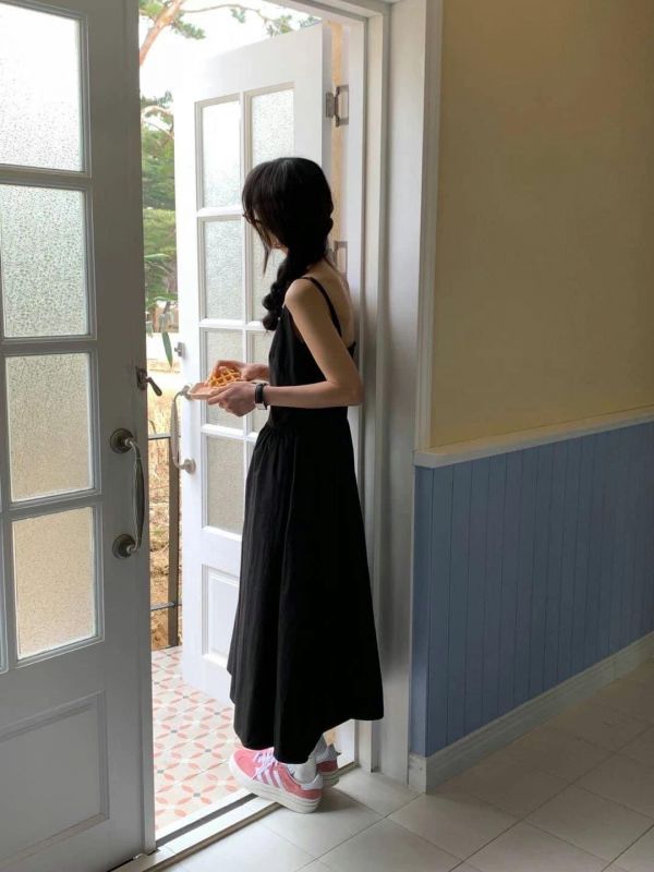 朝氣鄰家細帶洋 長裙,短裙,洋裝,碎花洋裝,襯衫洋裝,背心洋裝,度假洋裝,雪紡洋裝,雪紡長裙,百褶裙,牛仔裙,吊帶裙,毛裙,包臀裙,合身裙,魚尾裙,休閒洋裝