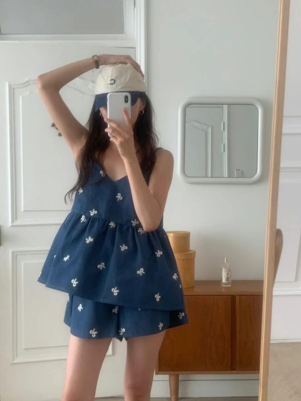 滿版蝴蝶結可愛衣褲 