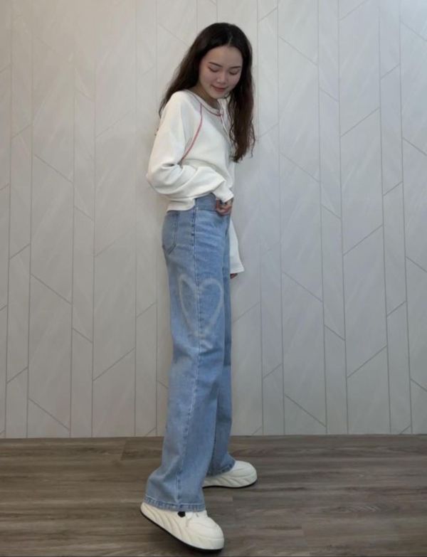 噴漆感愛心直筒牛仔褲 