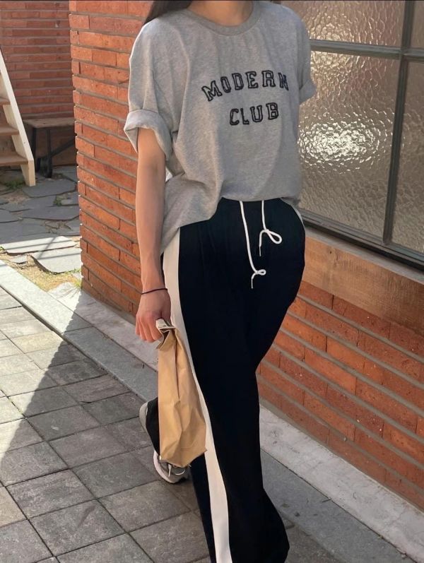 白邊休閒帥寬褲 牛仔褲,牛仔短褲,西裝褲,西褲,西裝短褲,休閒褲,休閒短褲,寬褲,內搭褲,緊身褲,長褲,運動褲,老爺褲,工裝褲,男友褲,窄管褲,直筒褲,闊腿褲,喇叭褲,棉麻褲,涼感褲, 內搭褲,垮褲,九分褲,七分褲,吊帶褲,連身褲