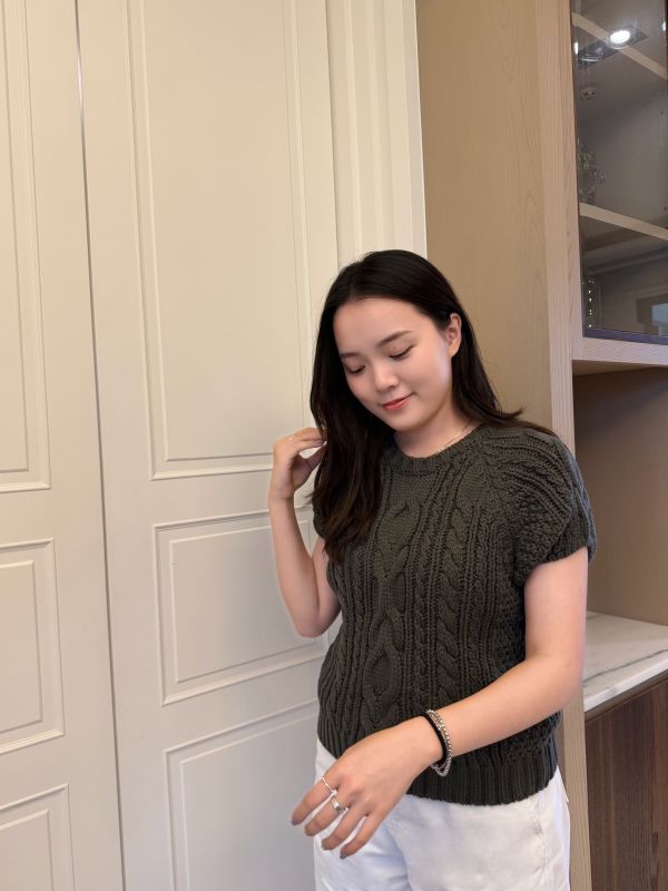 麻花編織短袖毛衣 