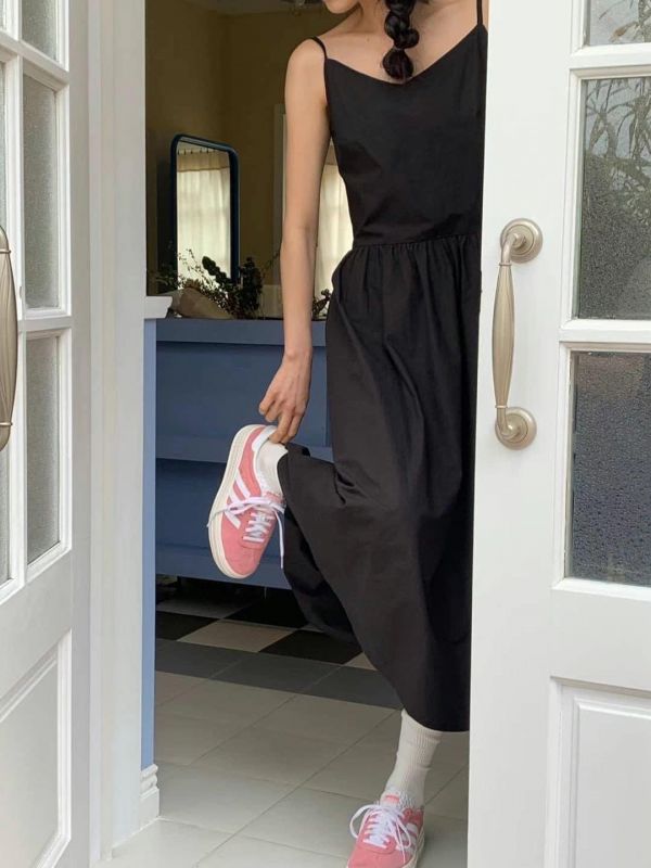 朝氣鄰家細帶洋 長裙,短裙,洋裝,碎花洋裝,襯衫洋裝,背心洋裝,度假洋裝,雪紡洋裝,雪紡長裙,百褶裙,牛仔裙,吊帶裙,毛裙,包臀裙,合身裙,魚尾裙,休閒洋裝