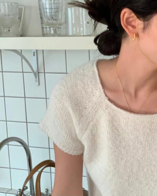 羊駝毛短袖上衣 衣服,上衣,襯衫,針織衫,T恤,毛衣,背心,小可愛,內搭,洋裝,服飾,polo衫,羊毛上衣,大學T,帽T,雪紡,棉麻,細肩帶背心,短版上衣,貼身上衣,合身上衣,毛衣,親膚上衣