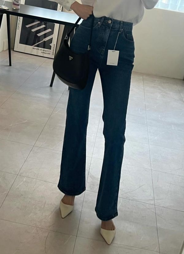 長腿小喇叭 牛仔褲,牛仔短褲,西裝褲,西褲,西裝短褲,休閒褲,休閒短褲,寬褲,內搭褲,緊身褲,長褲,黑褲,運動褲,老爺褲,工裝褲,男友褲,窄管褲,直筒褲,闊腿褲,喇叭褲,棉麻褲,涼感褲,leggings,垮褲,九分褲,七分褲,吊帶褲,連身褲