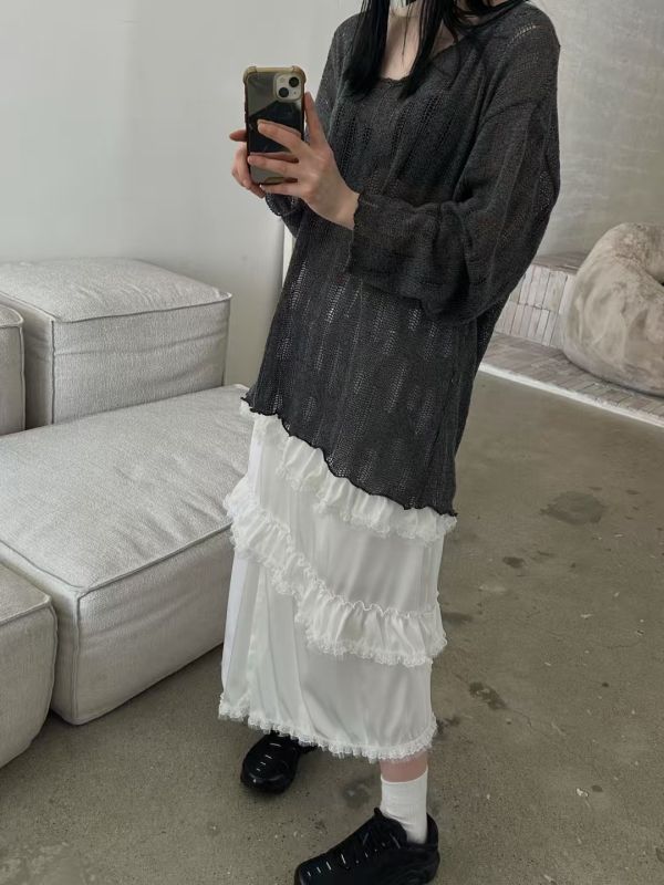 抓破設計款大V領衣 