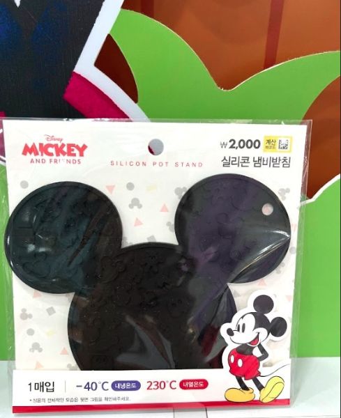 韓國新品｜DISNEY韓國迪士尼 米奇 造型矽膠隔熱墊 (黃大頭款)(黑大頭款)隔熱墊 餐桌墊 隔熱墊 桌墊 鍋墊 杯墊 餐墊 韓國新品上市,迪士尼米奇, 造型矽膠隔熱墊, (黃大頭款)(黑大頭款),隔熱墊 ,餐桌墊, 隔熱墊, 桌墊 ,鍋墊, 杯墊, 餐墊