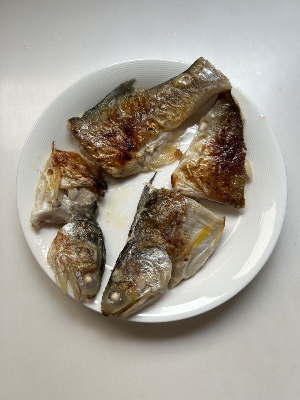 [食譜分享] 秋芳 /免洗鍋乾煎午仔魚 食譜分享,午仔魚