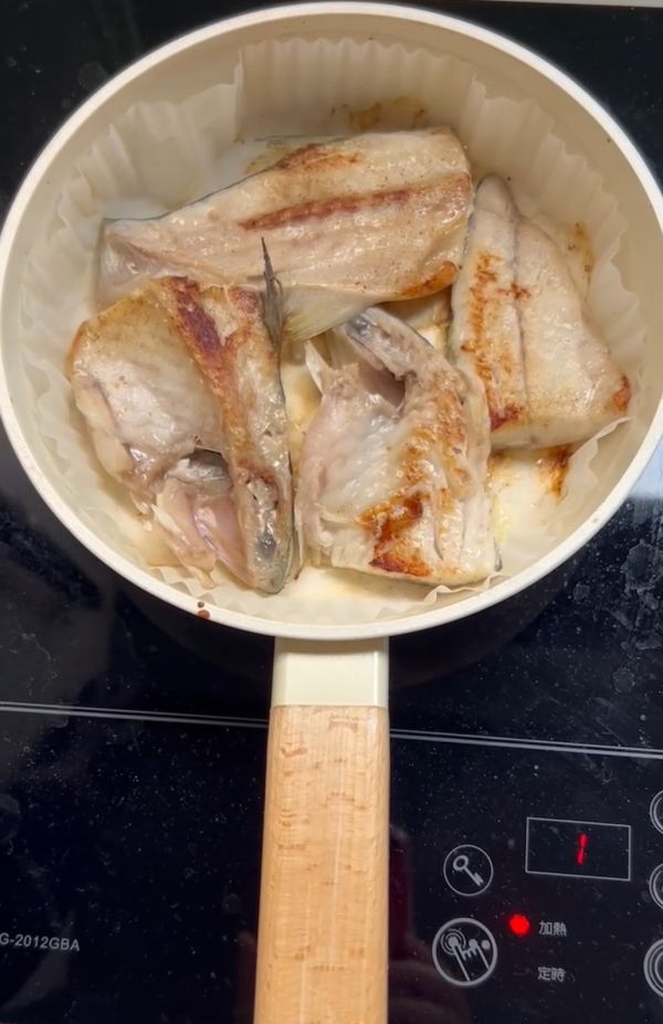 [食譜分享] 秋芳 /免洗鍋乾煎午仔魚 食譜分享,午仔魚