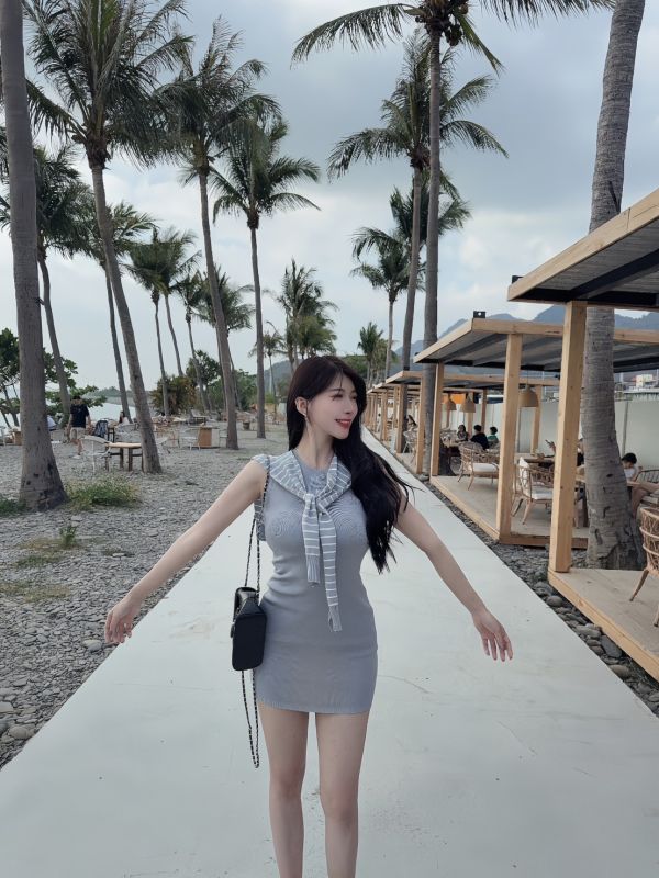 在逃千金·披肩洋裝 