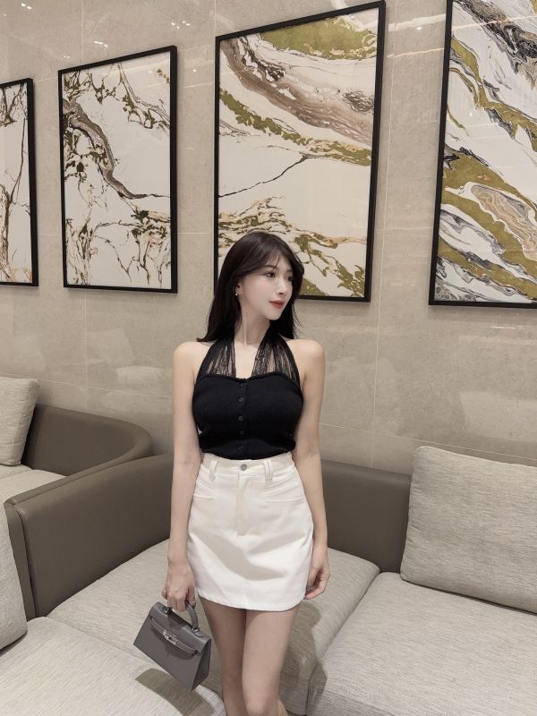 純欲系少女·蕾絲繞脖背心 