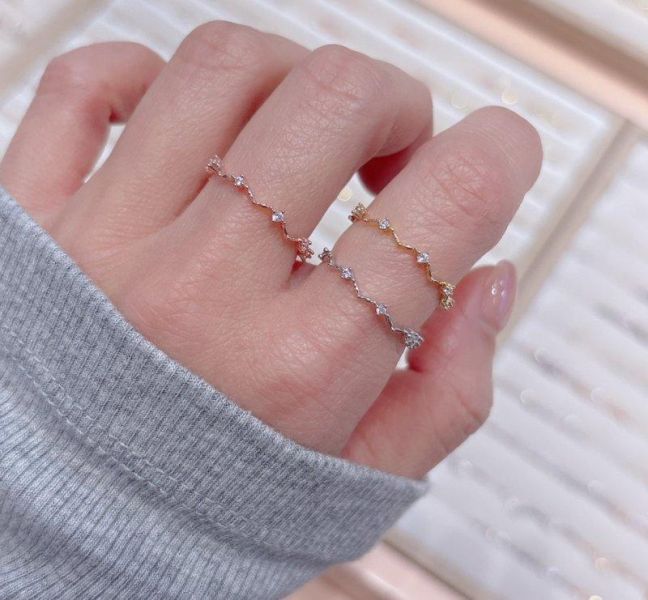 小鑽彎曲排列戒指 小鑽彎曲排列戒指
韓國飾品
韓國耳環
耳環
髮飾
手鍊
戒指
純銀飾品
珍珠耳環
三麗鷗代購
飾品店