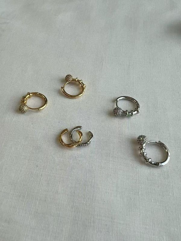 24k銅金屬耳骨夾 24k銅金屬耳骨夾
韓國飾品
韓國耳環
耳環
髮飾
大腸圈
腸圈
手鍊
戒指
純銀飾品
珍珠耳環
三麗鷗代購
飾品店