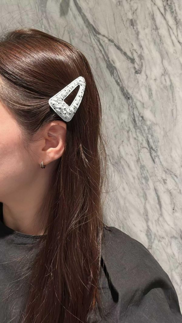 點點三角簍空ＢＢ夾一對5色 點點三角簍空ＢＢ夾5色
韓國飾品
韓國耳環
耳環
髮飾
手鍊
戒指
純銀飾品
珍珠耳環
三麗鷗代購
飾品店