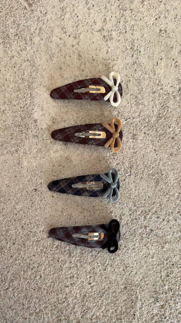 蝴蝶結植絨拼接格紋三角簍空髮夾4色 蝴蝶結植絨拼接格紋三角簍空髮夾4色
韓國飾品
韓國耳環
耳環
髮飾
手鍊
戒指
純銀飾品
珍珠耳環
三麗鷗代購
飾品店