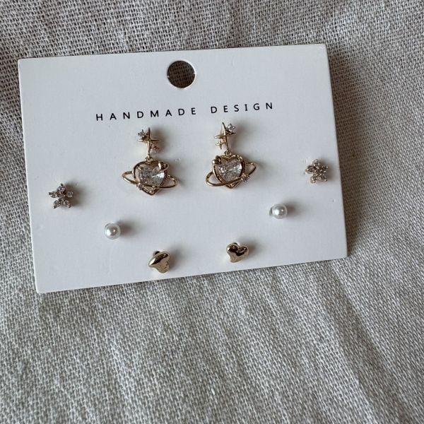 行星多組合耳環 2行星多組合耳環
韓國飾品
韓國耳環
耳環
髮飾
大腸圈
腸圈
手鍊
戒指
純銀飾品
珍珠耳環
三麗鷗代購
飾品店