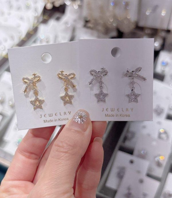 立體蝴蝶結星星耳環2色 立體蝴蝶結星星耳環2色
耳環
髮飾
手鍊
戒指
純銀飾品
珍珠耳環
三麗鷗代購
飾品店