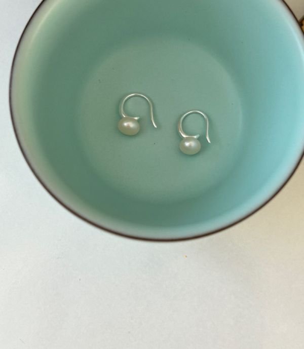 925純銀 珍珠後彎純銀耳環 925純銀 
925純銀 珍珠後彎純銀耳環
韓國耳環
耳環
髮飾
手鍊
戒指
純銀飾品
珍珠耳環
三麗鷗代購
飾品店