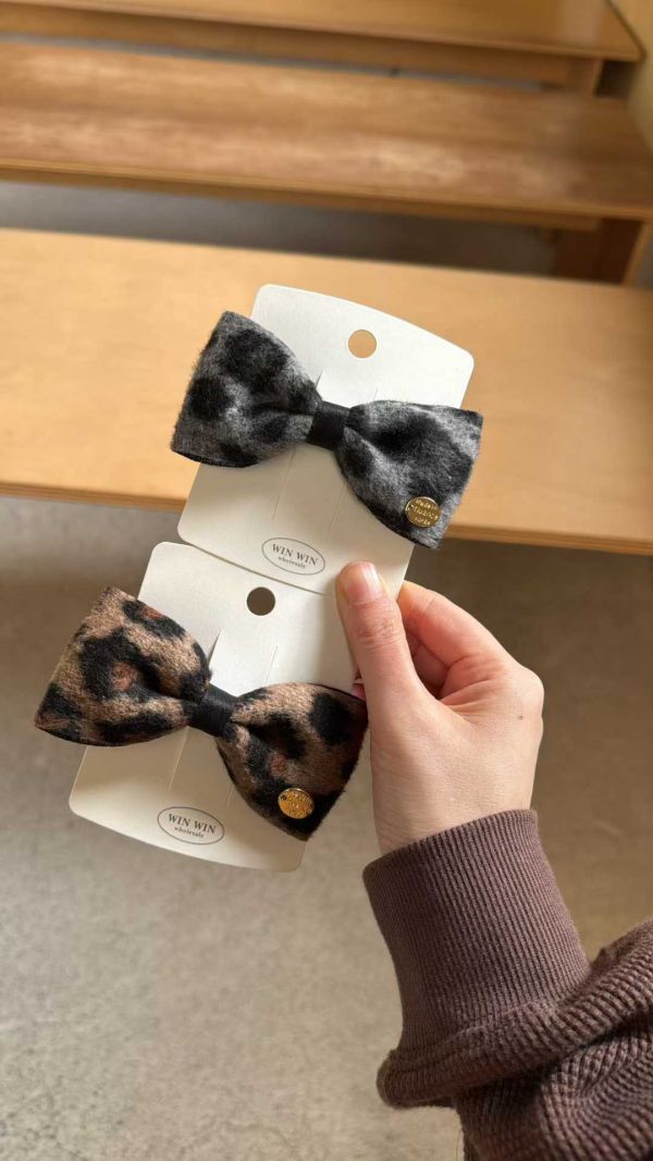 豹紋毛呢蝴蝶結髮夾2色 豹紋毛呢蝴蝶結髮圈2色
韓國飾品
韓國耳環
耳環
髮飾
手鍊
戒指
純銀飾品
珍珠耳環
三麗鷗代購
飾品店