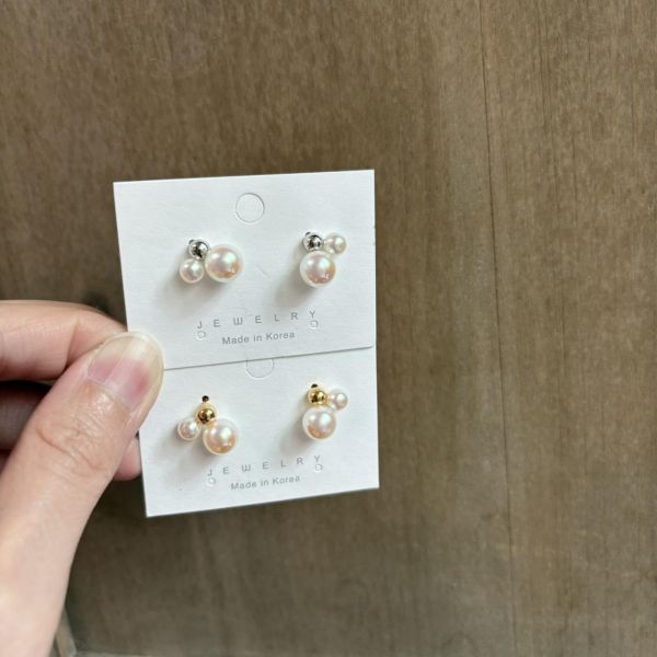 個性小珍珠排列耳環2色 個性小珍珠排列耳環2色
韓國耳環
耳環
髮飾
手鍊
戒指
純銀飾品
珍珠耳環
三麗鷗代購
飾品店