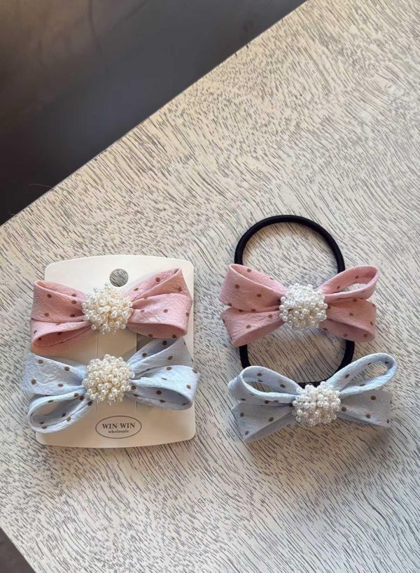 清新點點珍珠髮夾2色 清新點點珍珠髮夾2色
韓國飾品
韓國耳環
耳環
髮飾
手鍊
戒指
純銀飾品
珍珠耳環
三麗鷗代購
飾品店