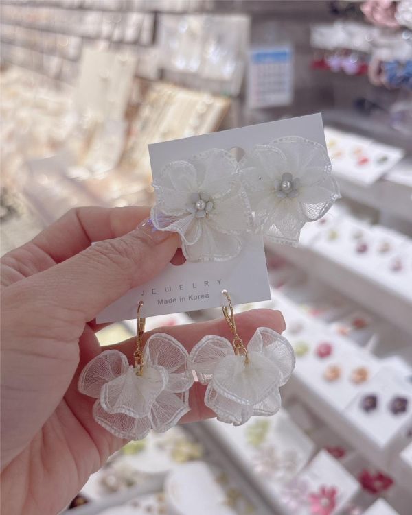 神美花花透紗耳環 神美花花透紗耳環
韓國飾品
韓國耳環
耳環
髮飾
手鍊
戒指
純銀飾品
珍珠耳環
三麗鷗代購
飾品店