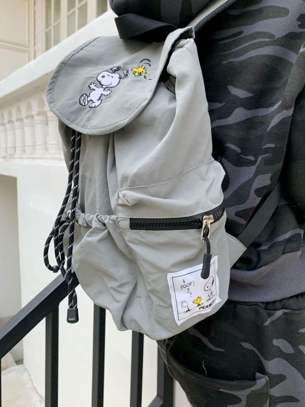 Le-junev新款PEANUTS 史努比尼龍後背包4色 Le-junev新款PEANUTS 史努比尼龍後背包4色
韓國飾品
韓國耳環
耳環
髮飾
大腸圈
腸圈
手鍊
戒指
純銀飾品
珍珠耳環
三麗鷗代購
飾品店