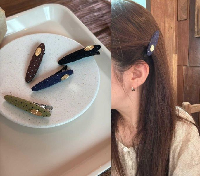 復古點點金牌橢圓髮夾 復古點點金牌橢圓髮夾
髮夾2隻一組
韓國飾品
韓國耳環
耳環
髮飾
手鍊
戒指
純銀飾品
珍珠耳環
三麗鷗代購
飾品店