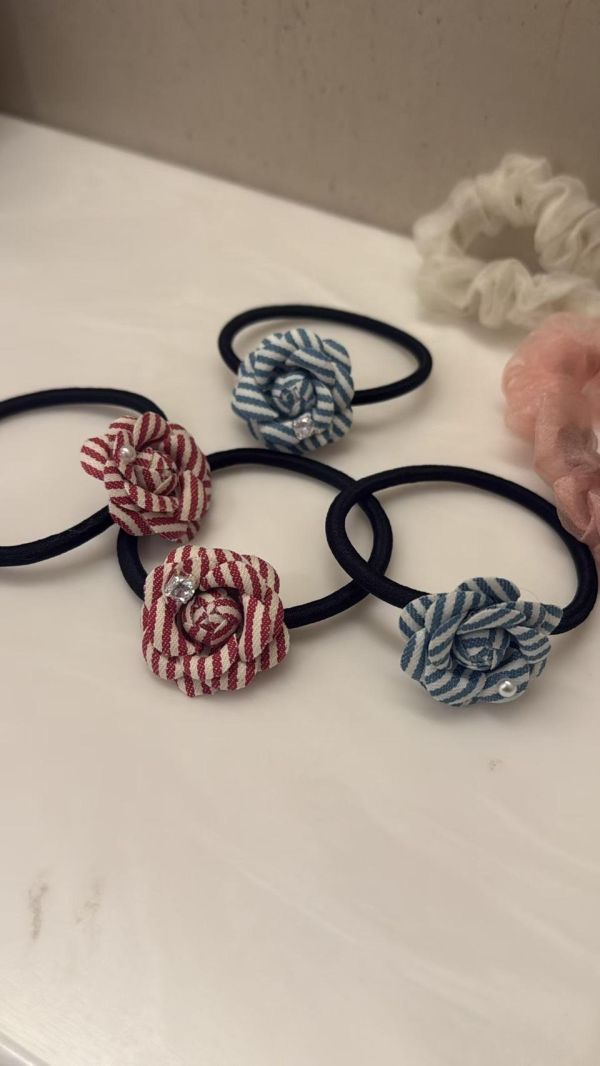 立體條紋山茶花髮圈 立體條紋山茶花髮圈
韓國飾品
韓國耳環
耳環
髮飾
手鍊
戒指
純銀飾品
珍珠耳環
三麗鷗代購
飾品店