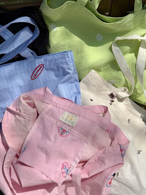 antique_JEY刺繡帆布包5色 Le-junev
antique_JEY刺繡帆布包5色
韓國飾品
韓國耳環
耳環
髮飾
大腸圈
腸圈
手鍊
戒指
純銀飾品
珍珠耳環
三麗鷗代購
飾品店