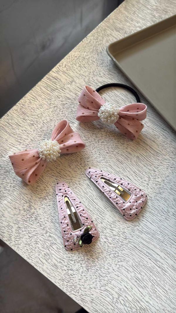 玫瑰花點點三角簍空BB夾5色 玫瑰花點點三角簍空BB夾5色
韓國耳環
耳環
髮飾
手鍊
戒指
純銀飾品
珍珠耳環
三麗鷗代購
飾品店