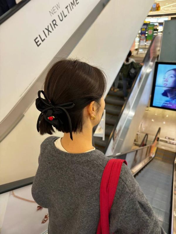 紅色玫瑰花蝴蝶結腸圈 紅色玫瑰花蝴蝶結腸圈
韓國飾品
韓國耳環
耳環
髮飾
手鍊
戒指
純銀飾品
珍珠耳環
三麗鷗代購
飾品店