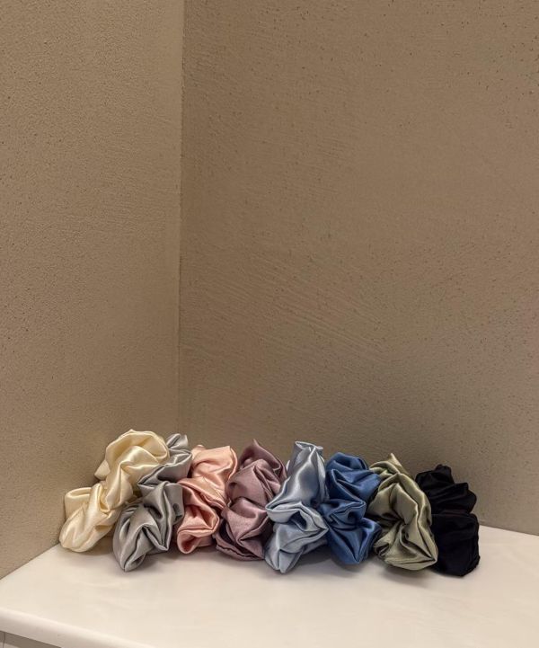 100%絲高質感髮圈8色 100%絲高質感髮圈8色
韓國耳環
耳環
髮飾
手鍊
戒指
純銀飾品
珍珠耳環
三麗鷗代購
飾品店