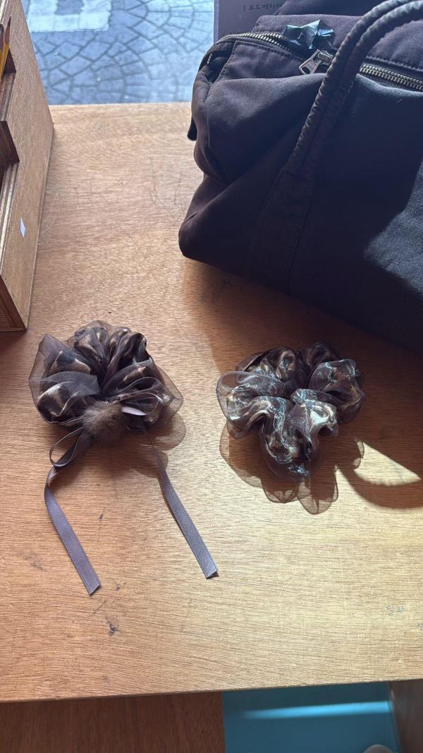毛球豹紋雙層紗腸圈 毛球豹紋雙層紗腸圈
韓國飾品
韓國耳環
耳環
髮飾
手鍊
戒指
純銀飾品
珍珠耳環
三麗鷗代購
飾品店