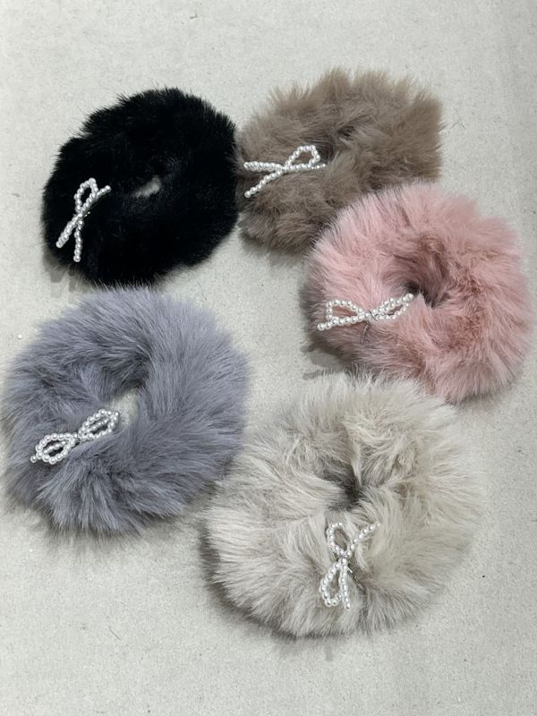 毛毛珍珠蝴蝶結大腸圈 毛毛珍珠蝴蝶結大腸圈
韓國飾品
韓國耳環
耳環
髮飾
大腸圈
腸圈
手鍊
戒指
純銀飾品
珍珠耳環
三麗鷗代購
飾品店