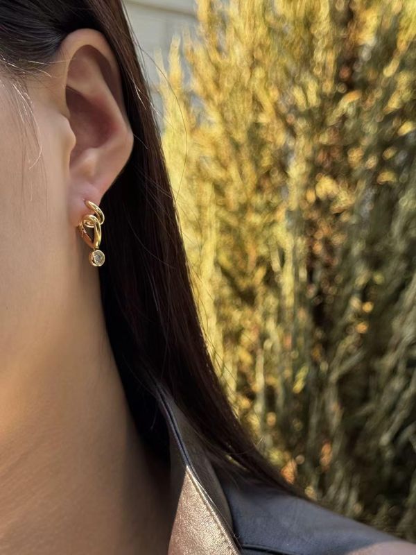 個性雙圈小鑽耳環2色 鍍銅24K寬版4/3圈耳環2色
韓國耳環
耳環
髮飾
手鍊
戒指
純銀飾品
珍珠耳環
三麗鷗代購
飾品店