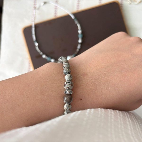 個性灰石串珠手鍊 個性灰石串珠手鍊
韓國飾品
韓國耳環
耳環
髮飾
手鍊
戒指
純銀飾品
珍珠耳環
三麗鷗代購
飾品店