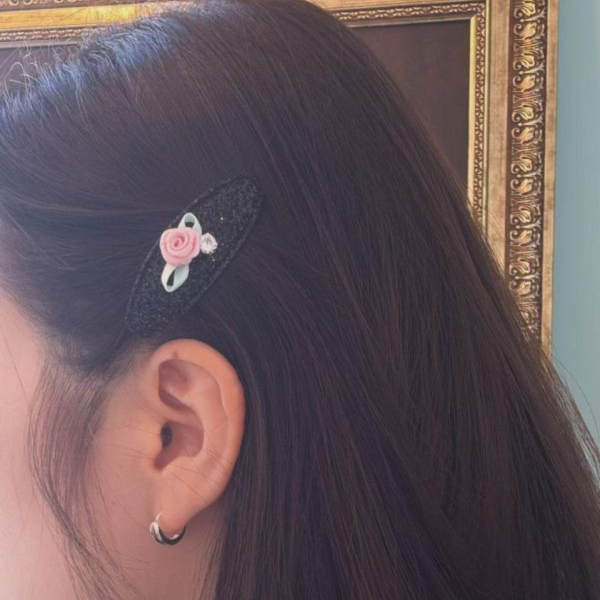 粉色玫瑰花圓形ＢＢ夾2色 粉色玫瑰花圓形ＢＢ夾2色
韓國飾品
韓國耳環
耳環
髮飾
手鍊
戒指
純銀飾品
珍珠耳環
三麗鷗代購
飾品店