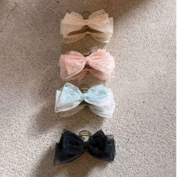 蕾絲拼接紗蝴蝶結抓夾4色 蕾絲拼接紗蝴蝶結抓夾4色
韓國飾品
韓國耳環
耳環
髮飾
手鍊
戒指
純銀飾品
珍珠耳環
三麗鷗代購
飾品店