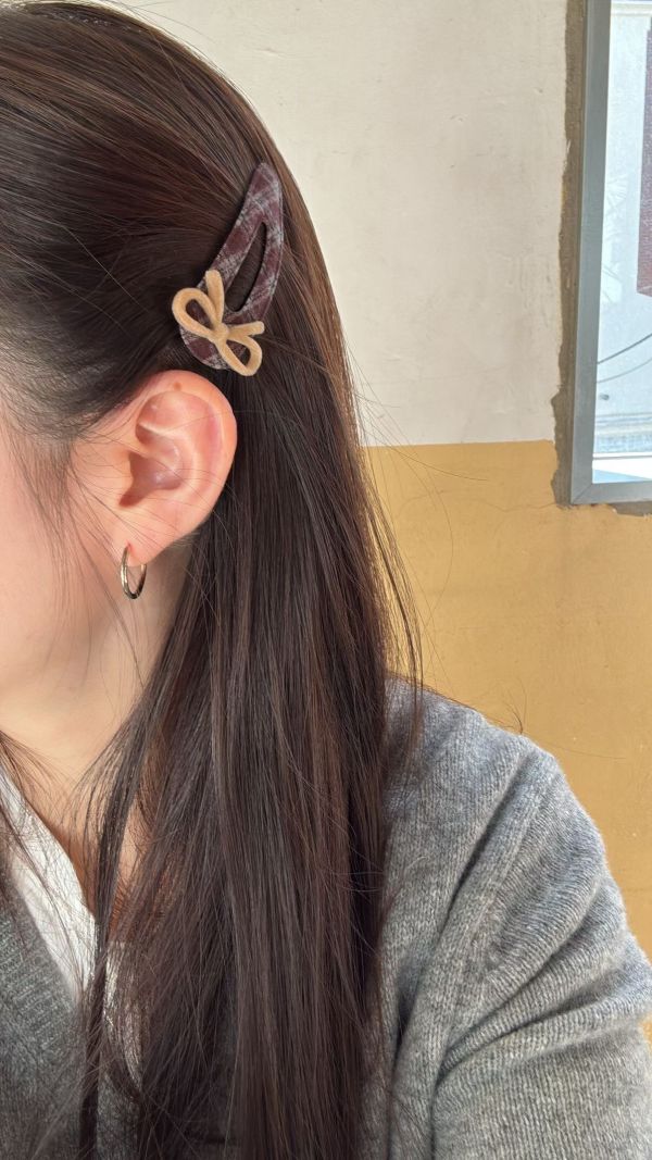 蝴蝶結植絨拼接格紋三角簍空髮夾4色 蝴蝶結植絨拼接格紋三角簍空髮夾4色
韓國飾品
韓國耳環
耳環
髮飾
手鍊
戒指
純銀飾品
珍珠耳環
三麗鷗代購
飾品店