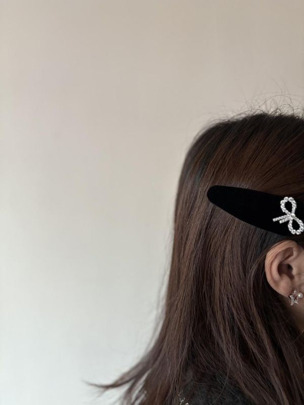 高級鋯石蝴蝶結絨布髮夾 高級鋯石蝴蝶結絨布髮夾
韓國飾品
韓國耳環
耳環
髮飾
大腸圈
腸圈
手鍊
戒指
純銀飾品
珍珠耳環
三麗鷗代購
飾品店