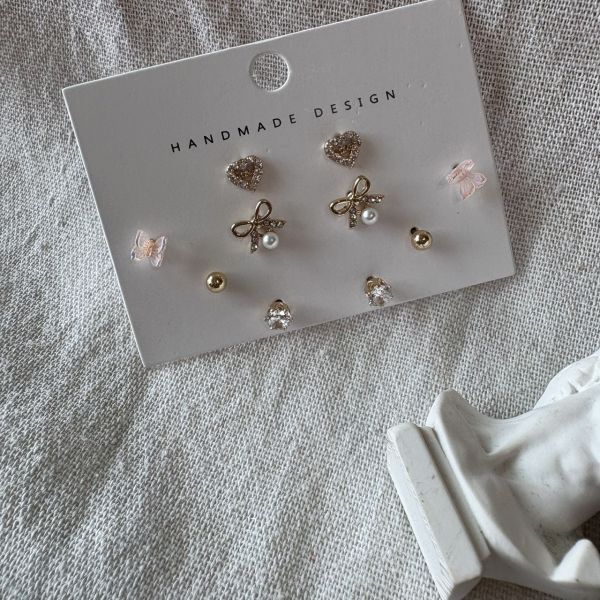 蝴蝶結小鑽多組合耳環 2行星多組合耳環
韓國飾品
韓國耳環
耳環
髮飾
大腸圈
腸圈
手鍊
戒指
純銀飾品
珍珠耳環
三麗鷗代購
飾品店