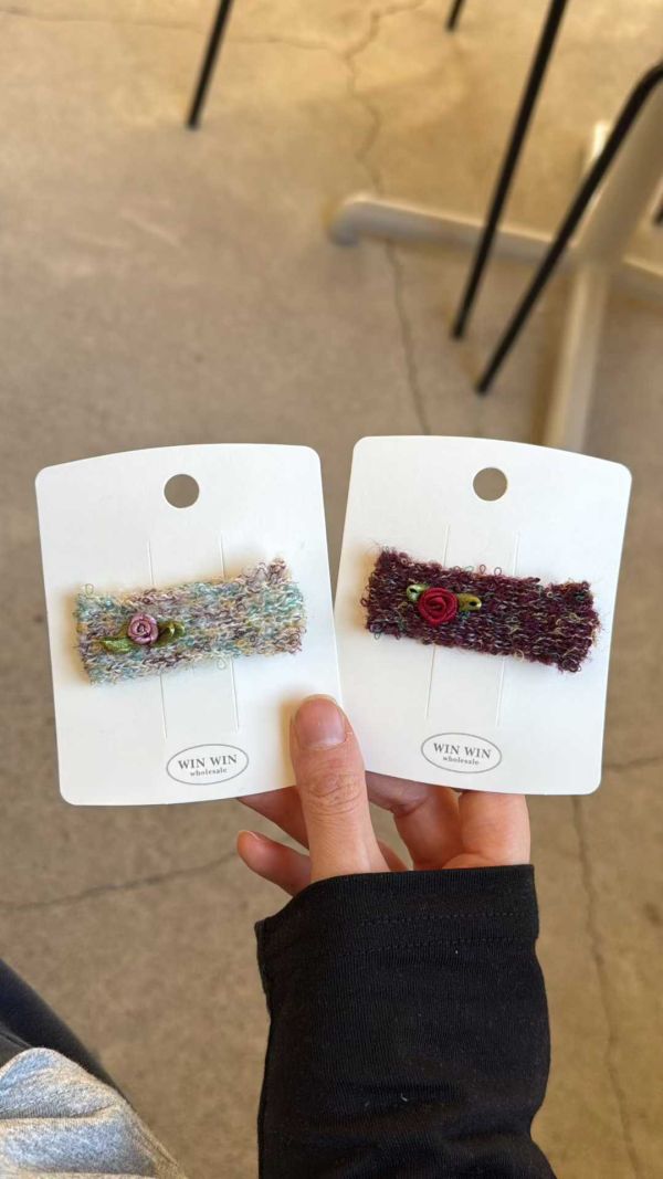 雙色毛尼玫瑰花ＢＢ夾組3色 超大愛心毛毛豹紋髮圈
韓國飾品
韓國耳環
耳環
髮飾
手鍊
戒指
純銀飾品
珍珠耳環
三麗鷗代購
飾品店