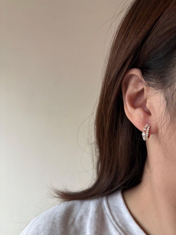 雙圈鋯石珍珠混搭耳環 雙圈鋯石珍珠混搭耳環
蝴蝶結耳環
韓國飾品
韓國耳環
耳環
髮飾
大腸圈
腸圈
手鍊
戒指
純銀飾品
珍珠耳環
三麗鷗代購
飾品店