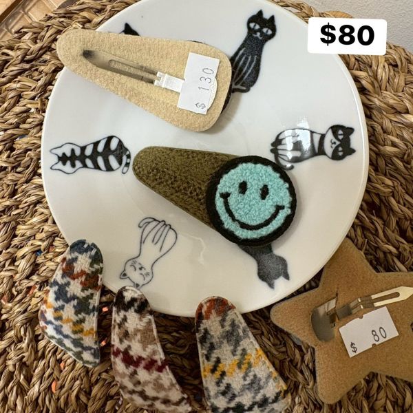 特價款千鳥款ＢＢ夾 格紋簍空
蝴蝶結植絨拼接格紋ＢＢ夾組4色
韓國飾品
韓國耳環
耳環
髮飾
手鍊
戒指
純銀飾品
珍珠耳環
三麗鷗代購
飾品店