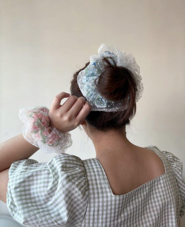 花卉雙層點點紗大腸圈 點點透紗花卉雙層設計大腸圈
蕾絲花瓣滾邊小碎花大腸圈
韓國飾品
韓國耳環
耳環
髮飾
手鍊
戒指
純銀飾品
珍珠耳環
三麗鷗代購
飾品店