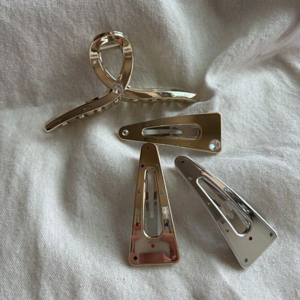 金屬三角簍空彩鑽ＢＢ夾 美美紗玫瑰長蝴蝶結髮圈
韓國飾品
飾品
髮圈
耳環
戒指
髮夾
飾品店
韓國耳環
三麗鷗代購