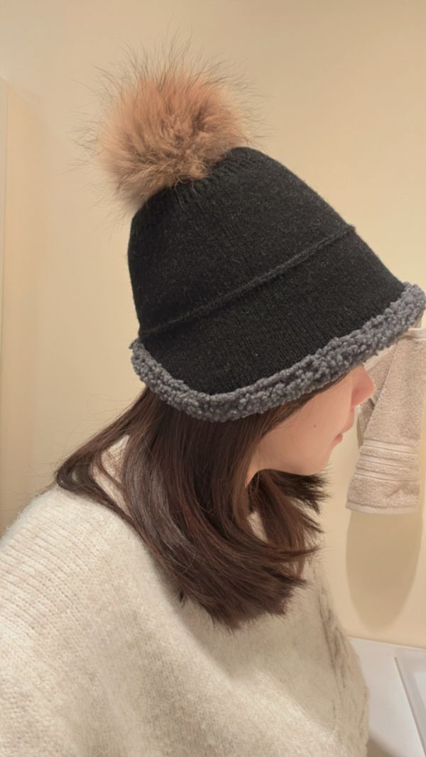 羊羔毛毛球漁夫帽 