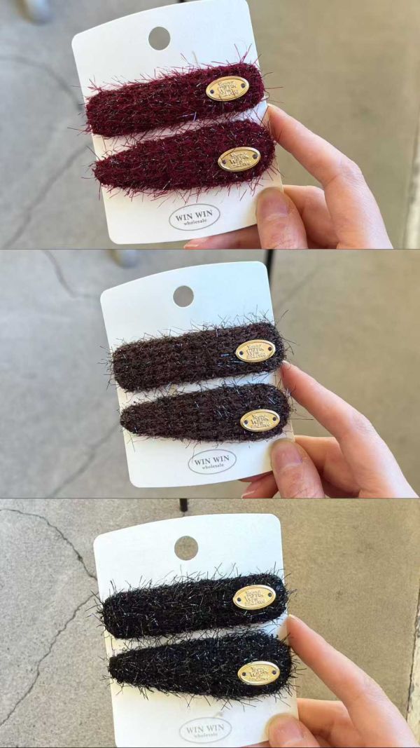 雙色毛尼金牌裝飾ＢＢ夾組3色 超大愛心毛毛豹紋髮圈
韓國飾品
韓國耳環
耳環
髮飾
手鍊
戒指
純銀飾品
珍珠耳環
三麗鷗代購
飾品店