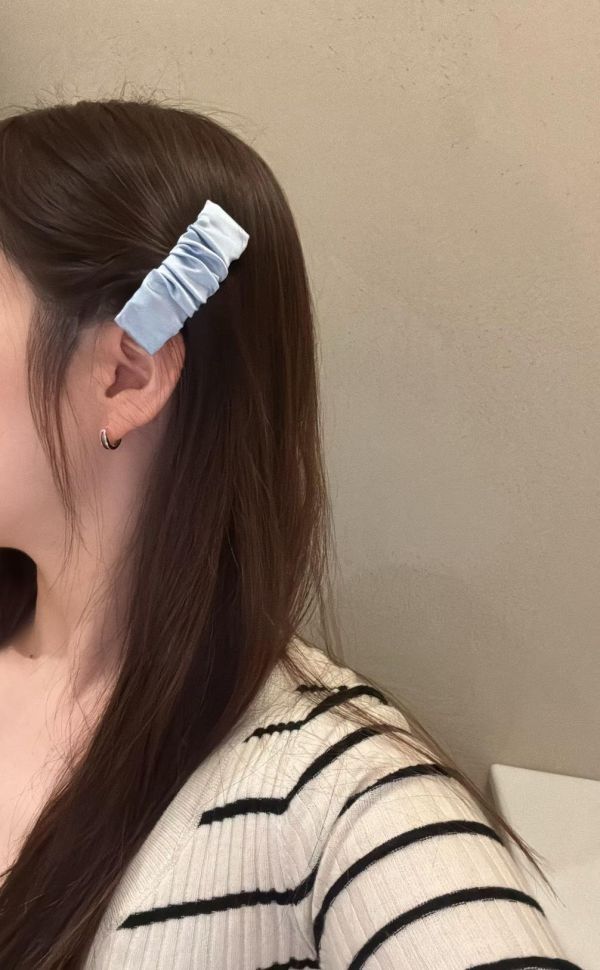 100%絲皺摺ＢＢ髮夾8色 清新格子三角簍空ＢＢ髮夾2色
韓國耳環
耳環
髮飾
手鍊
戒指
純銀飾品
珍珠耳環
三麗鷗代購
飾品店